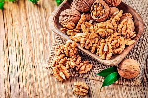 Грецкий орех Урожайный